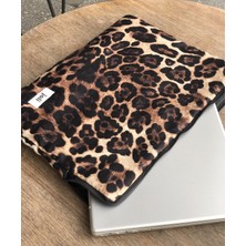 Leopar Desenli Laptop Çantası, Macbook Air ve Macbook Pro ile Uyumlu