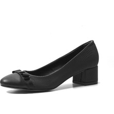 Beety 92.01 Siyah Kısa Kalın Topuk Fiyonklu Kadın Ayakkabı