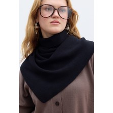 Manuka Yumuşak Dokulu Üçgen Atkı Siyah