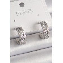 Style Of Carmen Pirinç Gümüş Renk Zirkon Taşlı Işleme Detay Halka Model Kadın Küpe