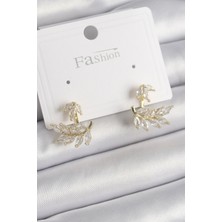 Style Of Carmen Pirinç Gold Renk Zirkon Taşlı Yaprak Model Kadın Küpe