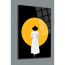 Siyah Şapkalı Kadın Cam Tablo