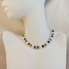 Crystal Atelier Siyah Kum Boncuk İnci Detaylı Kolye, İnci Kum Boncuk Kolye, Siyah Renk Kum Boncuk İnci Boncuk Kolye, Kum Boncuk İnci Kolye, Kum Boncuk İncili Tasarım Kolye  