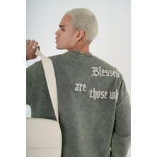 Bisiklet Yaka Yazı Nakışlı Yıkamalı Oversize Kalıp Unisex Sweatshirt