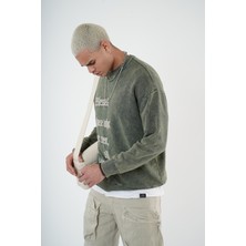 Bisiklet Yaka Yazı Nakışlı Yıkamalı Oversize Kalıp Unisex Sweatshirt