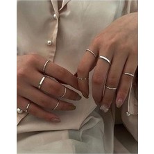 Ervalina Kadınlar İçin 10'lu Gümüş Rengi Metal Yüzük Set 0040 Şık ve Modern Tasarım