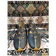 Yemeni (Çarık), Bağcıklı Kadın Model, Deri Yemeni, Siyah Renk.