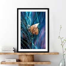 Mavilerin Içinde Sonbahar Yaprağı 1 Çerçeve ve Poster - B1239