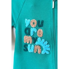 Juniba Kids Connell Yeşil Erkek Bebek Yazı Nakış Detaylı Fermuarlı Tulum