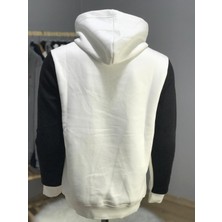 Beyaz Renkli Kapüşonlu Kanguru Cepli Baskılı Sweatshirt