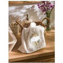 Çiçek Nakışlı Yüz Havlusu 50X80 cm