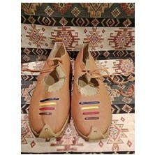 Osmanlı Yemeni Dünyası Yemeni (Çarık), Bağcıklı Kadın Model, Deri Yemeni, Taba Renk.