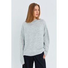 6913 Kadın Salaş Yumuşak Dokulu Oversize Triko Kazak Gri