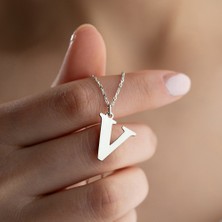 Vetro Silver Kadın 925 Ayar Gümüş V Harf Kolye