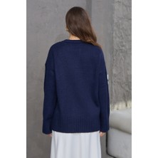 Elif Özbey Lacivert Bisiklet Yaka Oversize Kazak
