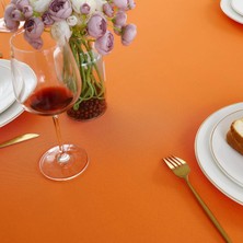 Zeren Home Sıvı Geçirmez Dertsiz Oval Masa Örtüsü Turuncu + 6 Peçete