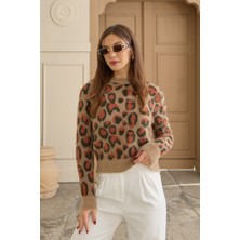 Elif Özbey Leopar Desen Yumoş Kazak