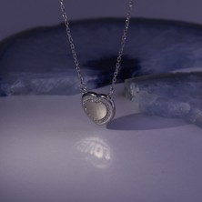 Vaoov 925 Ayar Gümüş Işıkta Yansıyan Love Yazılı Kolye