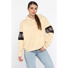 Gülseli Kol Nakışlı Şardonlu Kadın Sweatshirt