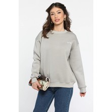 Gülseli Kalp Nakışlı Üç Iplik Şardonlu Kadın Sweatshirt