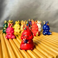 Uretti - Ayşe 7362 El Yapımı 4'lü Sevimli Tavşan Biblo Seti - Yeşil + Kırmızı + Mor + Beyaz - 3 x 5 cm