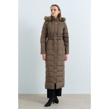 Nihan Kapşonlu Kemerli Kaz Tüyü Manto  Haki