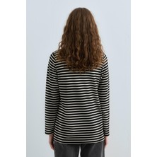 Nihan Balıkçı Yaka Çizgili Basic Sweat  Siyah
