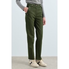Nihan Rivet Detaylı Boru Paça Pantolon  Yeşil