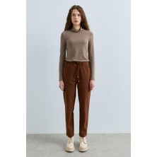 Nihan Beli Bağcıklı Gabardin Havuç Pantolon  Kahve