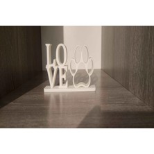 Sevgililer Günü Için 'love' Yazılı Dekor