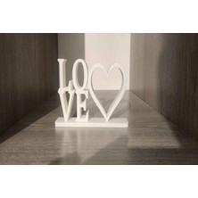 Sevgililer Günü Için 'love' Yazılı Dekor