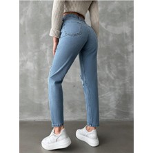Denim Lazer Kesim Yırtık Mom Jean Pantolon - Mavi