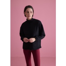 Kadın Siyah Renk Yıkamalı Cepli Yarım Boğazlı Sweatshirt