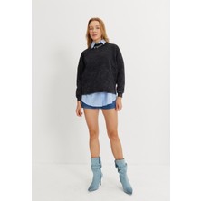 Kadın Siyah Renk Yıkamalı Eskitmeli Kısa Sweatshirt