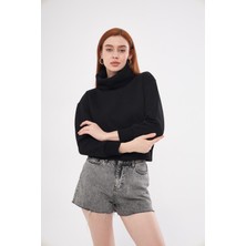 Kadın Siyah Balıkçı Yaka Sweatshirt