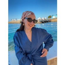 Begüm Akman Yandan Bağlamalı Keten Elbise