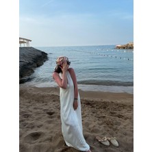 Begüm Akman Boyundan Bağlamalı Saten Elbise