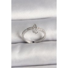 Clariss Pirinç Gümüş Renk Zirkon Taşlı Inci Detaylı Kilit Kalp Model Ayarlanabilir Yüzük