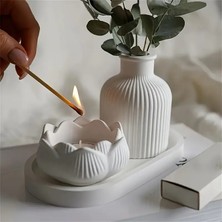 Minimalist Beyaz Lotus Mumluk ve Vazo Seti