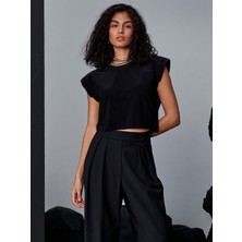 Oversize Kesim Vatkalı Dökümlü Bisiklet Yaka T-Shirt - Siyah