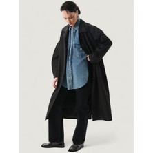 Oversize Kesim Düğmeli ve Cep Detaylı Uzun Trençkot - Siyah