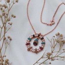 Necati Gün Yuvarlak Çerçeveli Damla Modeli Renkli Zirkon Taşlı Rose Gold Kaplama Gümüş Kolye