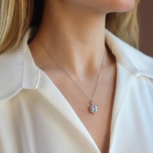 Necati Gün Zirkon Taşlı Kare Lotus Çiçeği Gümüş Kolye