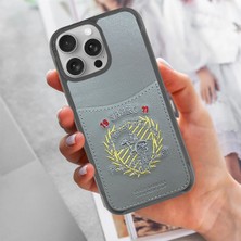 Sbprc iPhone 16 Pro Max Uyumlu Kılıf Abner Içi Süet Nakış Desenli Kartvizitli Kapak