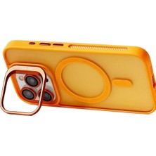 TeknoCase Takeandwait Apple iPhone 13 Kılıf Magsafe Şarj Özellikli Standlı Protective Kapak – Lens Koruma Hediyeli-Turuncu
