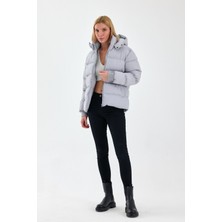 Kadın Siyah Su ve Rüzgar Geçirmez Oversize Kapüşonlu Kışlık Şişme Mont & Kaban & Parka - 137