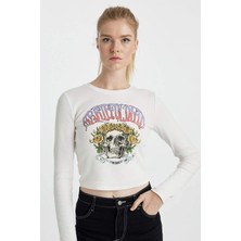 DeFacto Attack on Titan Fitted Bisiklet Yaka Fitilli Kaşkorse Uzun Kollu Tişört B3030AX23AU