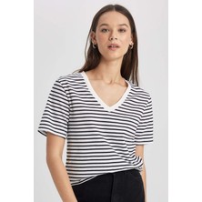 DeFacto Regular Fit V Yaka Çizgili Kısa Kollu Tişört X2715AZ24SM