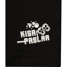 Us Against The World | Kısa Paslar