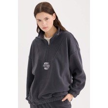 DeFacto Oversize Geniş Kalıp Fermuarlı Dik Yaka Nakışlı Polar Sweatshirt